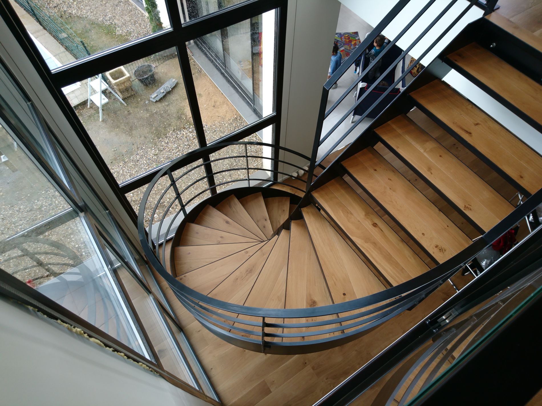 Escalier hélicoïdal acier et bois