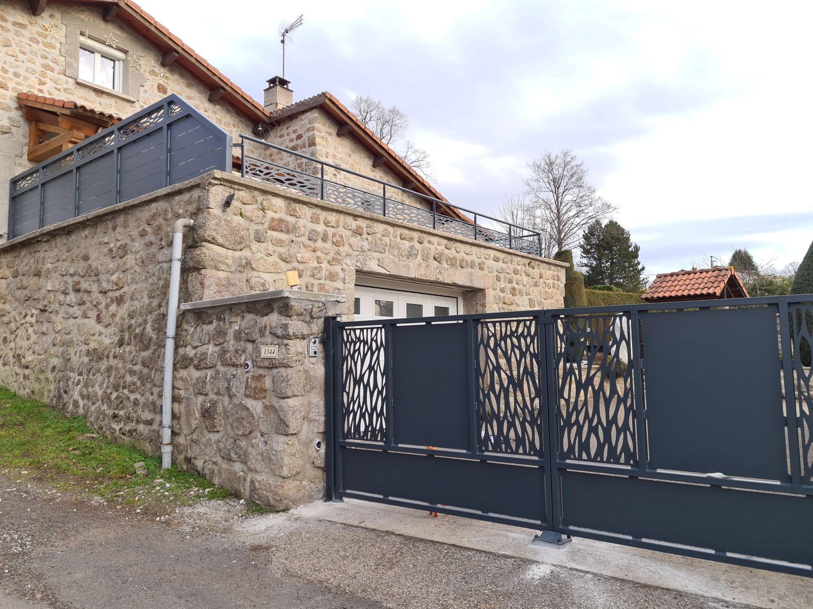 Portail coulissant avec découpe laser